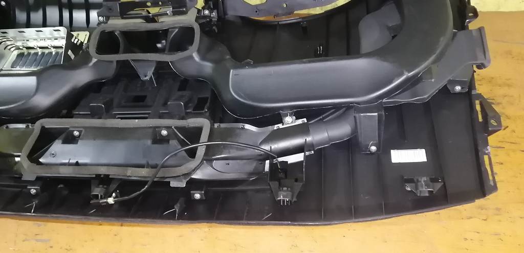 торпедо Mitsubishi Colt