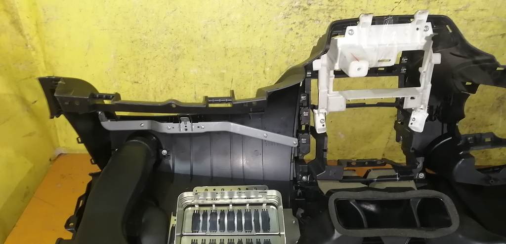 торпедо Mitsubishi Colt