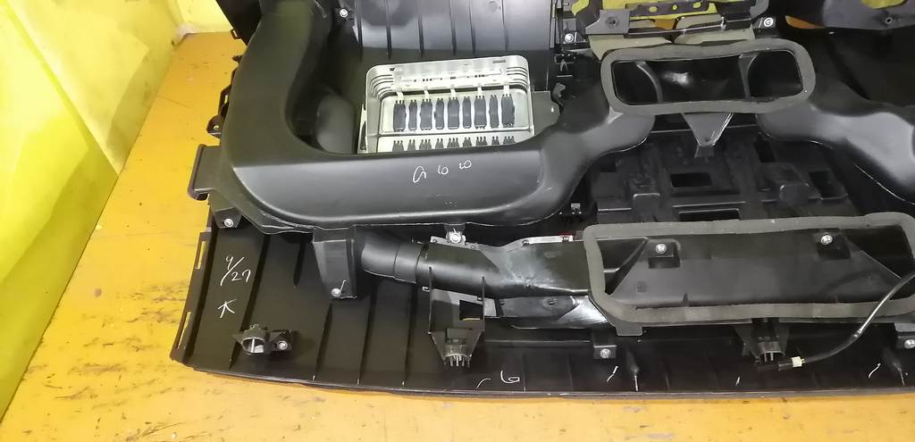 торпедо Mitsubishi Colt