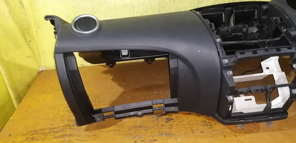 торпедо Mitsubishi Colt