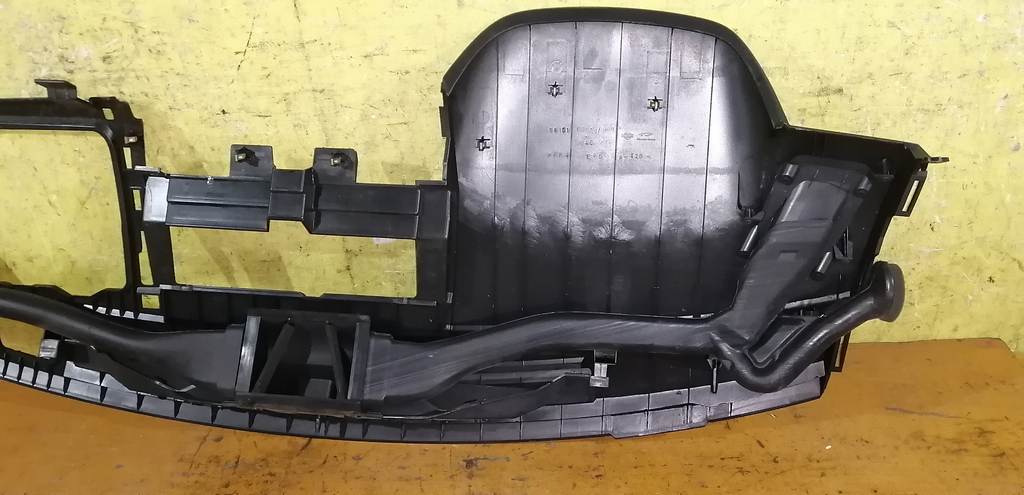 торпедо Nissan Tiida Latio