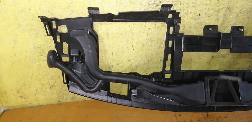 торпедо Nissan Tiida Latio