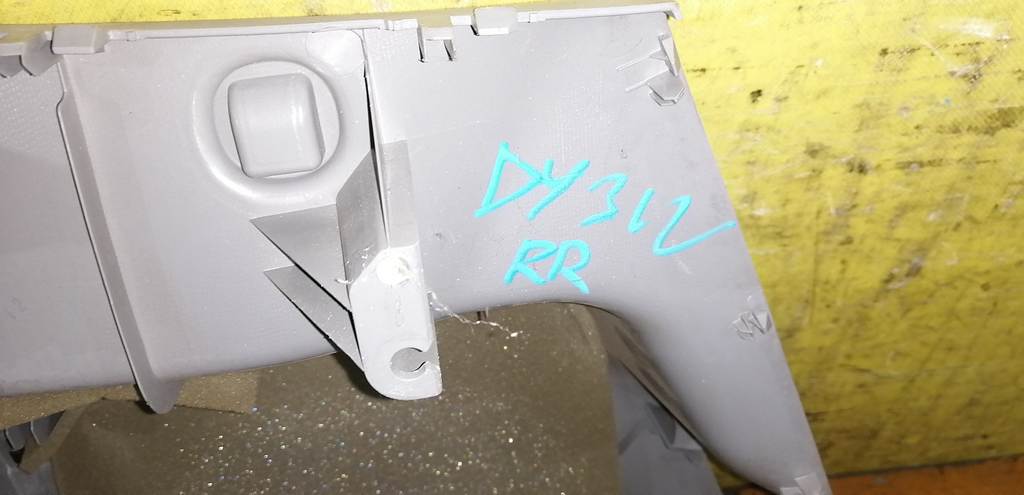 обшивка багажника Mazda Demio