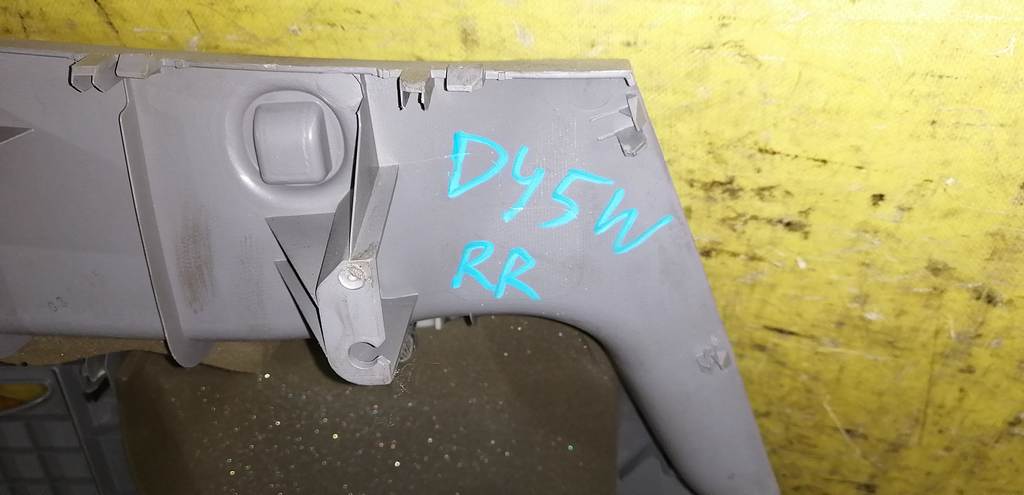 обшивка багажника Mazda Demio