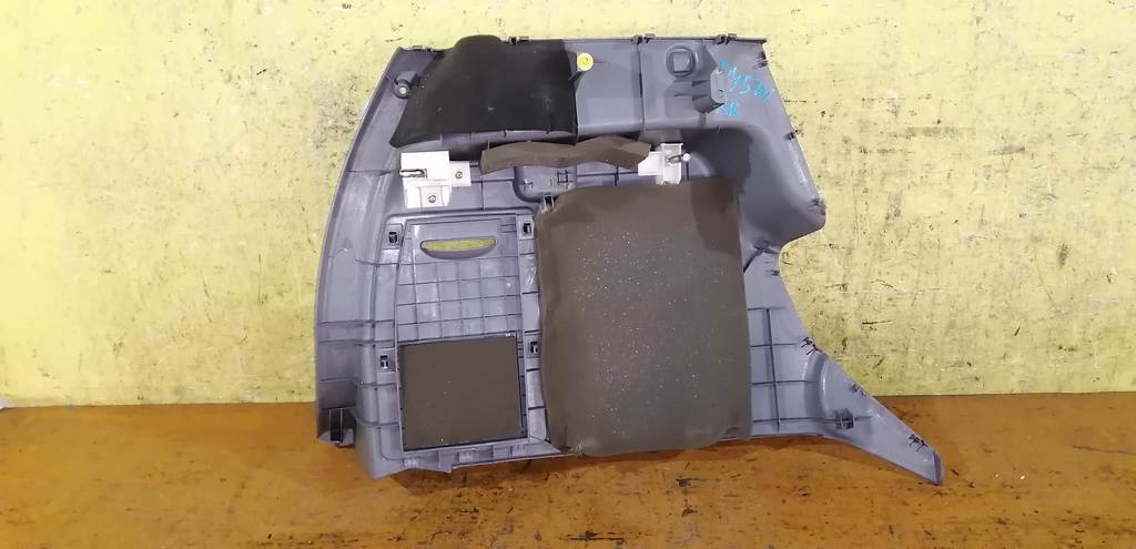 обшивка багажника Mazda Demio