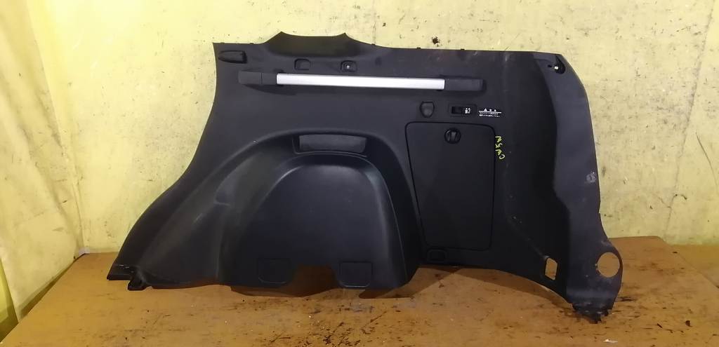 обшивка багажника Mitsubishi Outlander