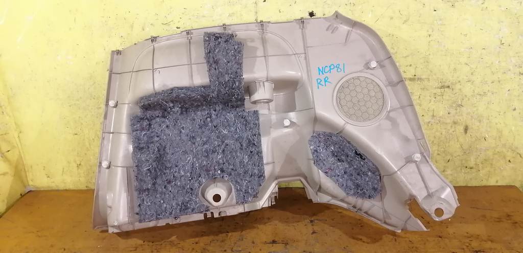 обшивка багажника Toyota Sienta