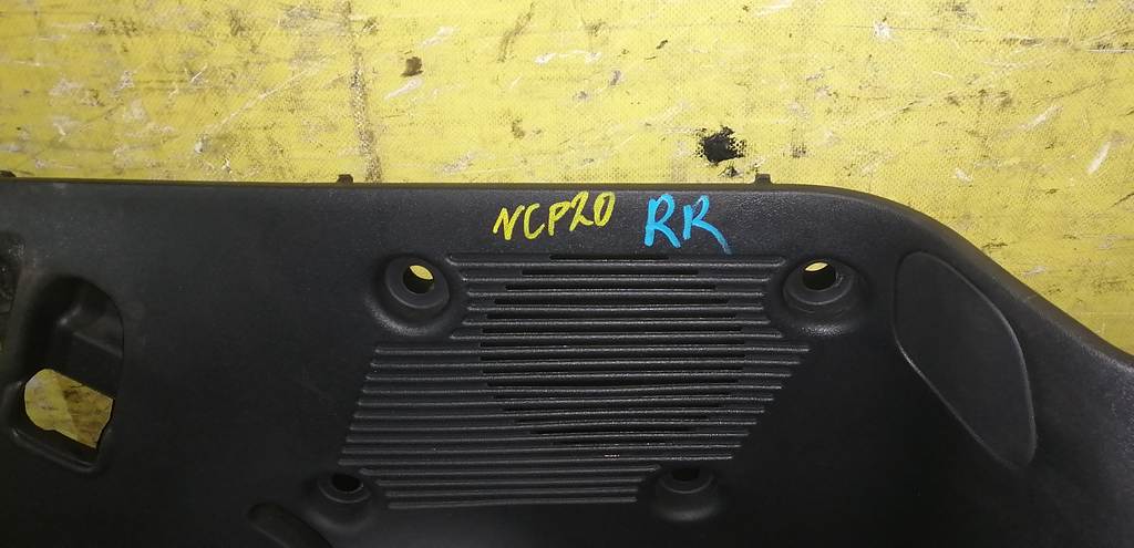 обшивка багажника Toyota Funcargo