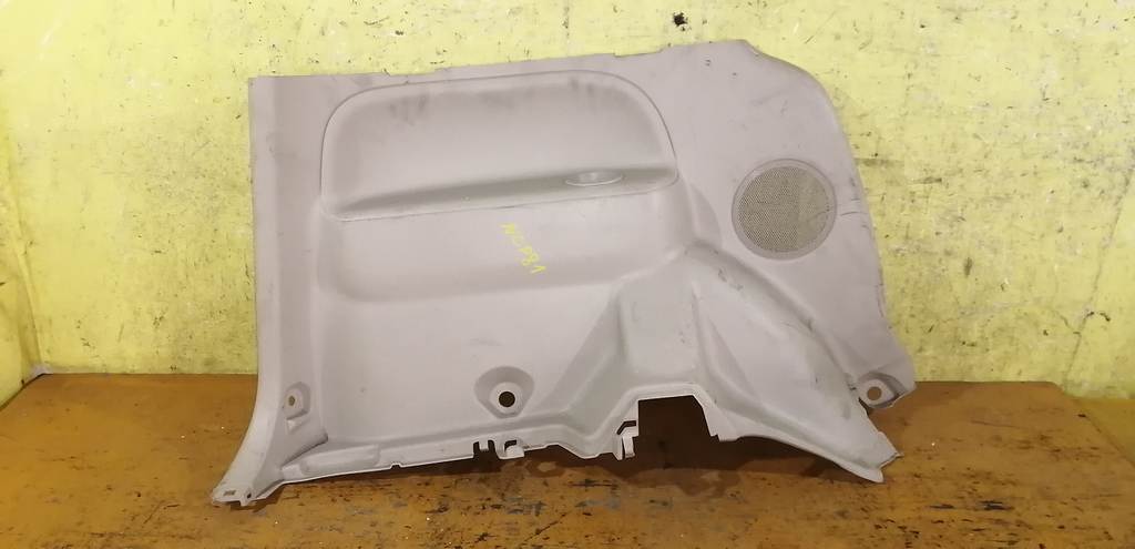 обшивка багажника Toyota Sienta