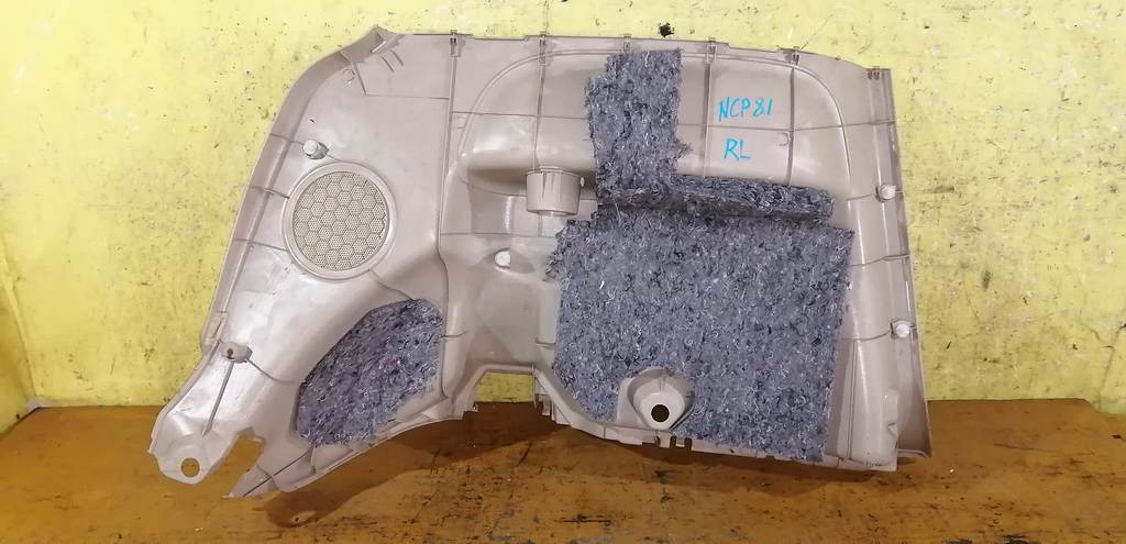 обшивка багажника Toyota Sienta