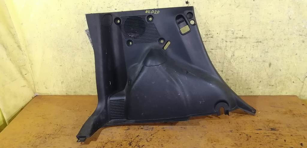 обшивка багажника Toyota Funcargo