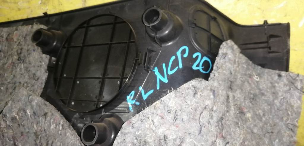 обшивка багажника Toyota Funcargo