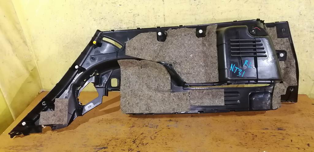 обшивка багажника Nissan X-Trail