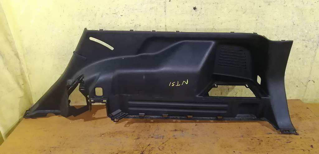 обшивка багажника Nissan X-Trail