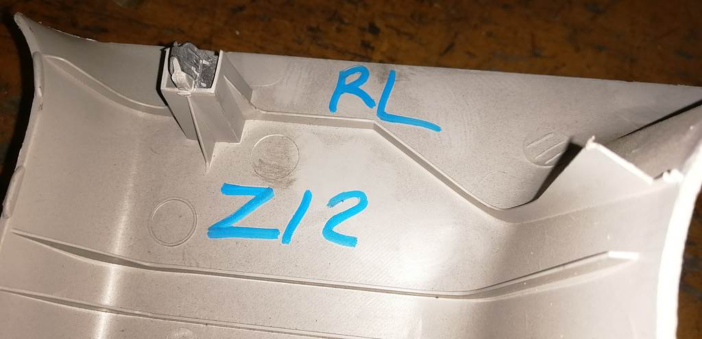 обшивка багажника Nissan Cube