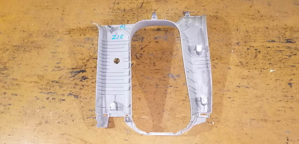 обшивка багажника Nissan Cube