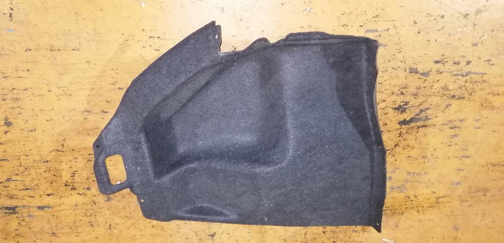 обшивка багажника Suzuki Swift