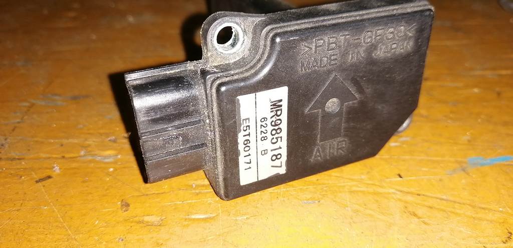 датчик расхода воздуха Mitsubishi Outlander