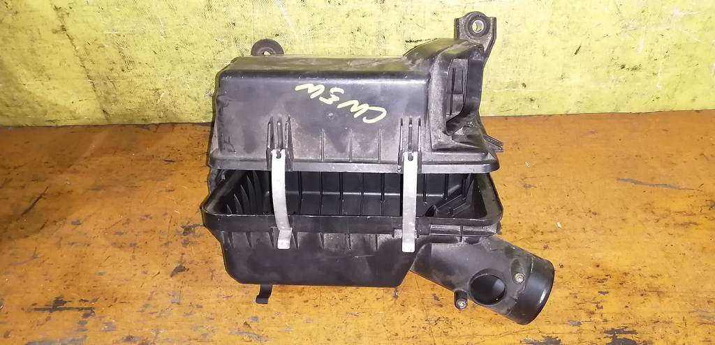 корпус воздушного фильтра Mitsubishi Outlander