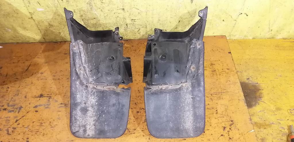 брызговик Mitsubishi Pajero Mini