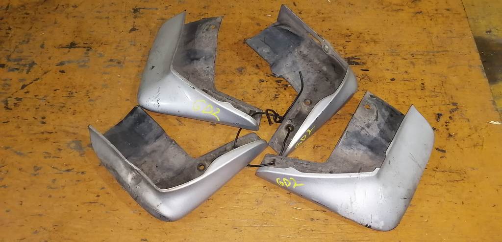 брызговик Subaru Impreza