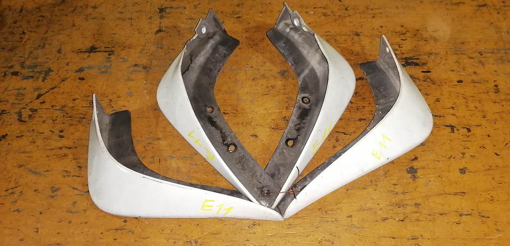 брызговик Nissan Note