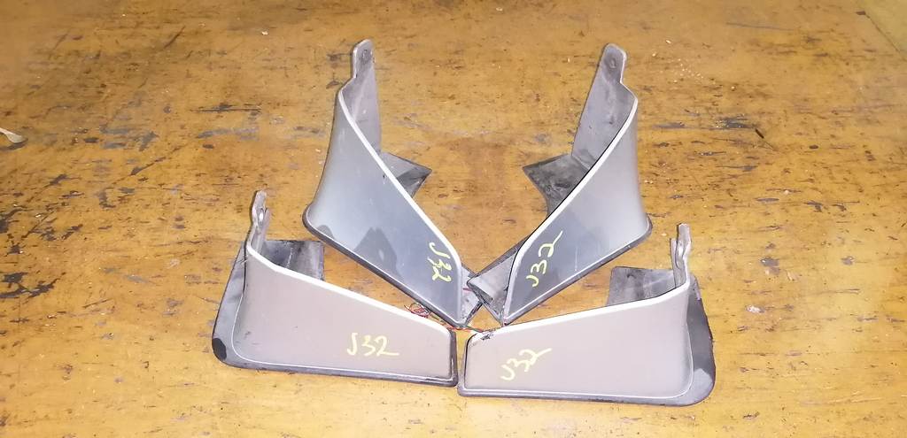 брызговик Nissan Teana