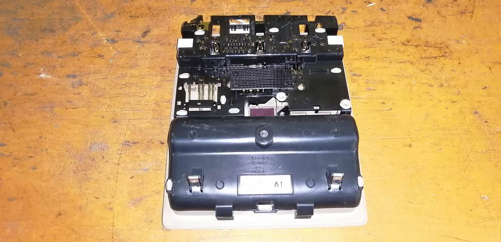 плафон салонный Toyota Camry