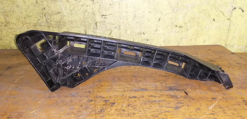 ресничка Honda Freed Spike