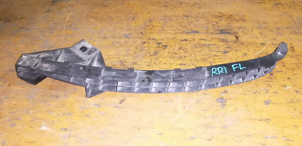 ресничка Honda Elysion