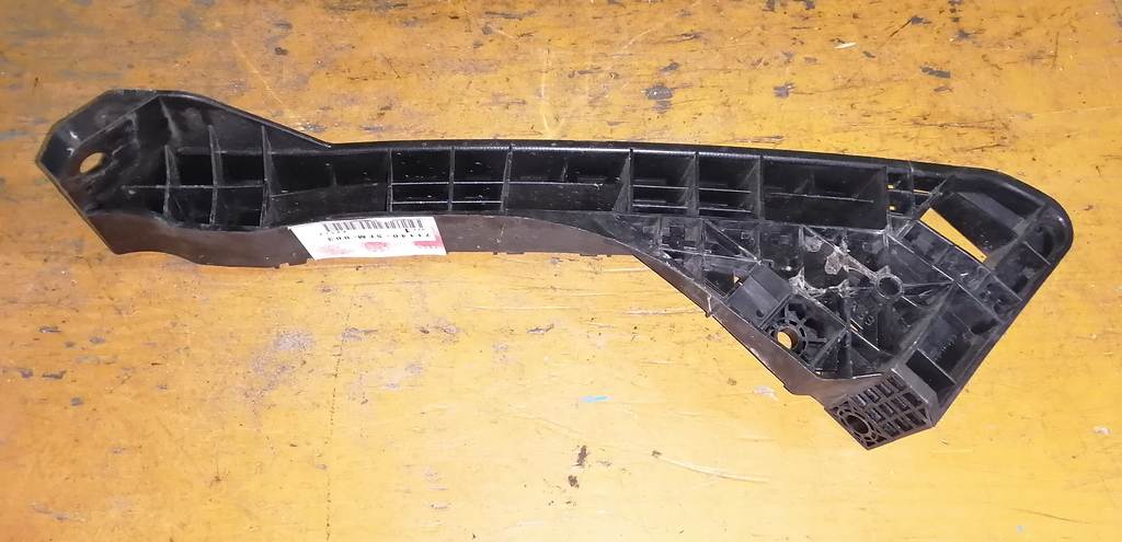 ресничка Honda Freed Spike