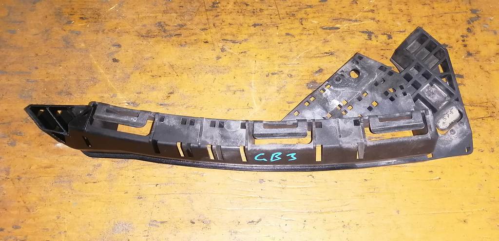 ресничка Honda Freed