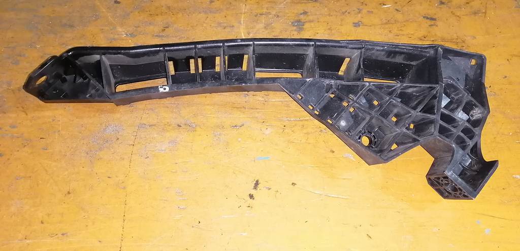 ресничка Honda Freed