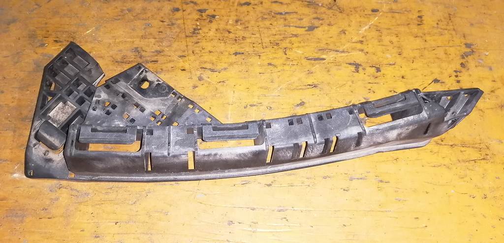 ресничка Honda Freed