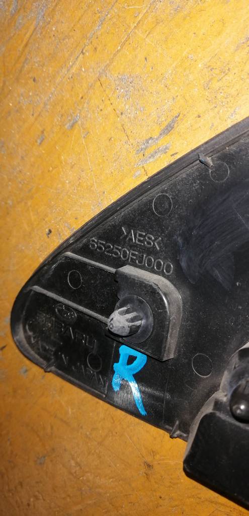 уголок крыла Subaru Impreza