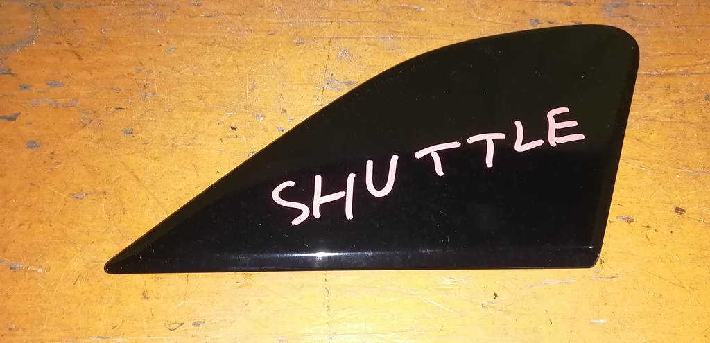 уголок крыла Honda Fit Shuttle