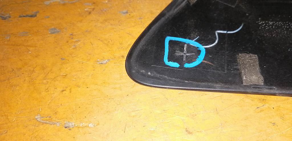 уголок крыла Honda Fit Shuttle