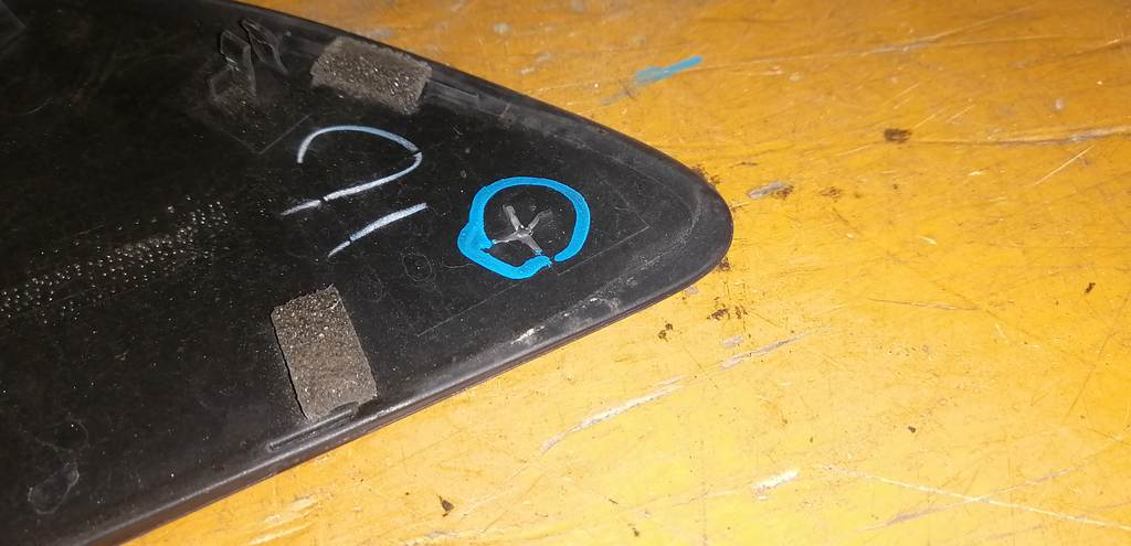 уголок крыла Honda Fit Shuttle