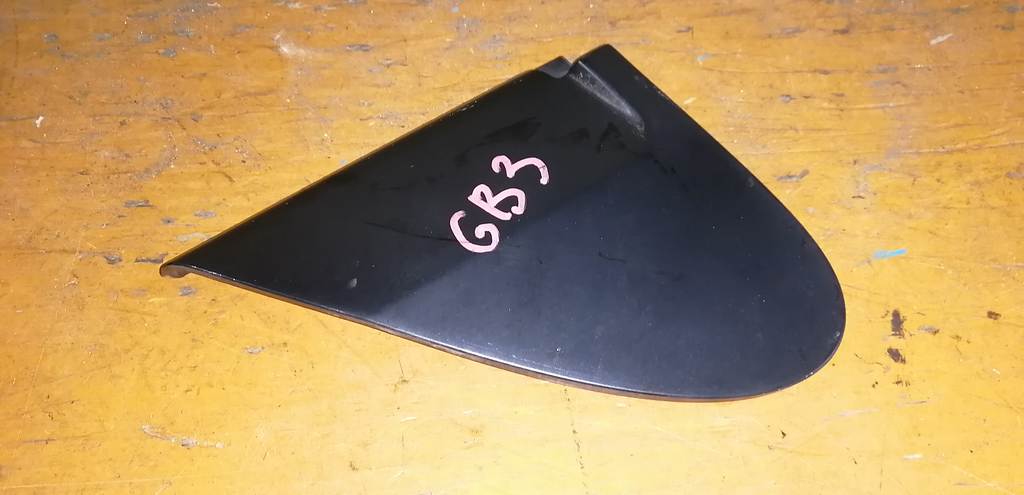 уголок крыла Honda Freed