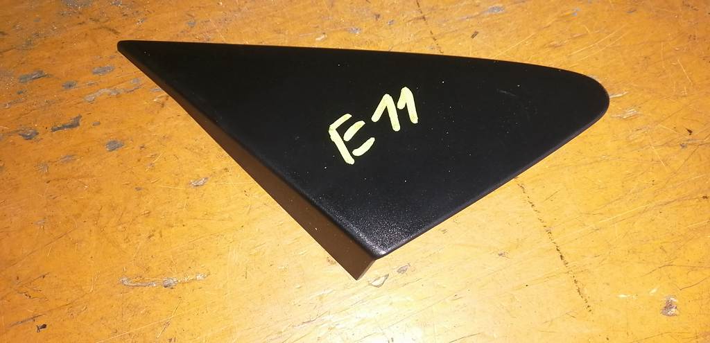 уголок крыла Nissan Note