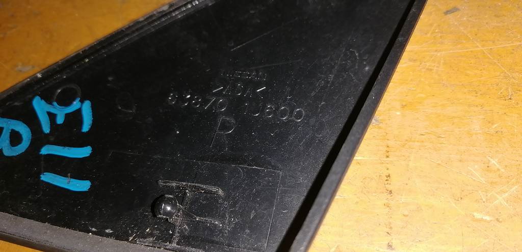 уголок крыла Nissan Note