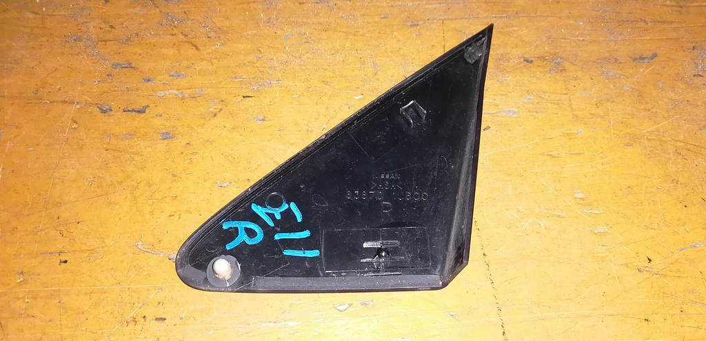 уголок крыла Nissan Note
