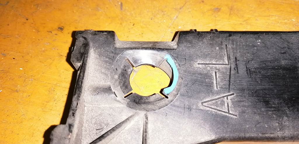 крепеж бампера Toyota Probox