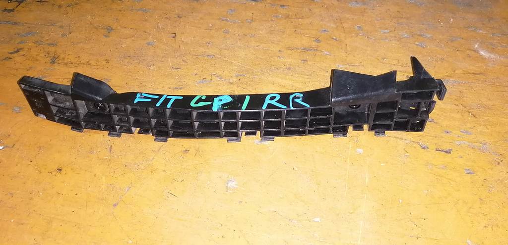 крепеж бампера Honda Fit