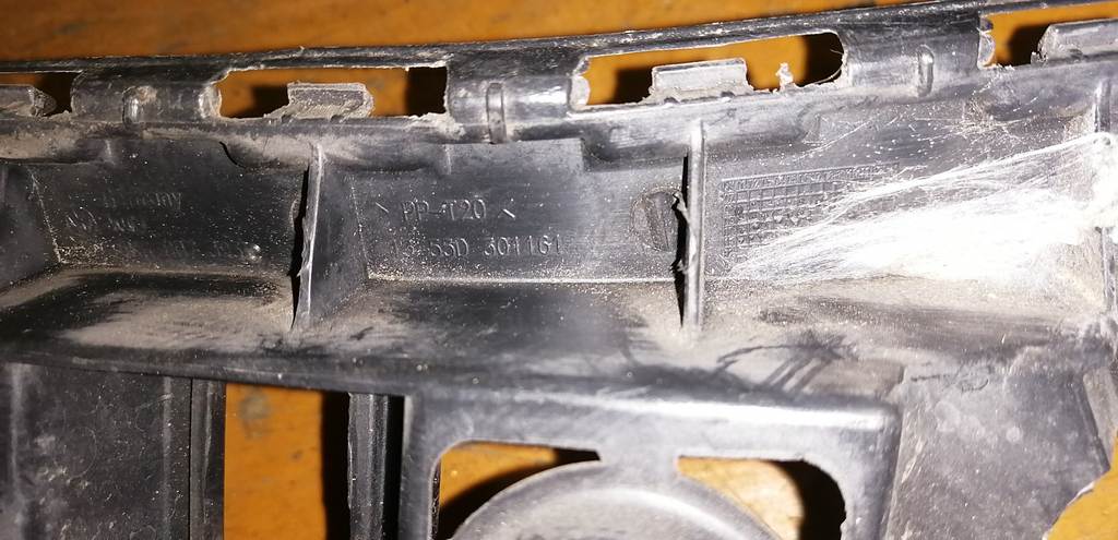 крепеж бампера Volkswagen Golf