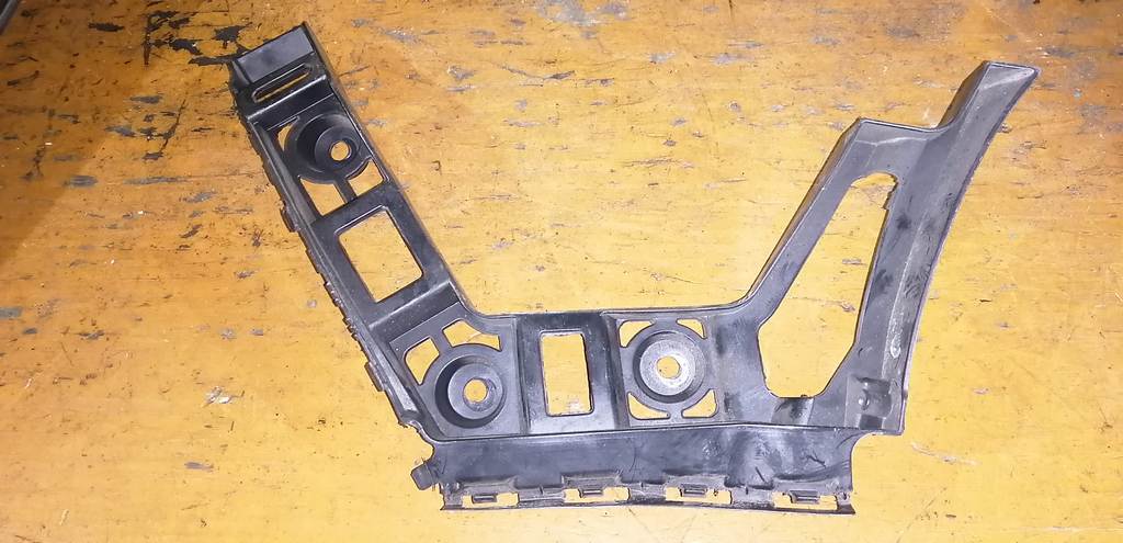 крепеж бампера Volkswagen Golf