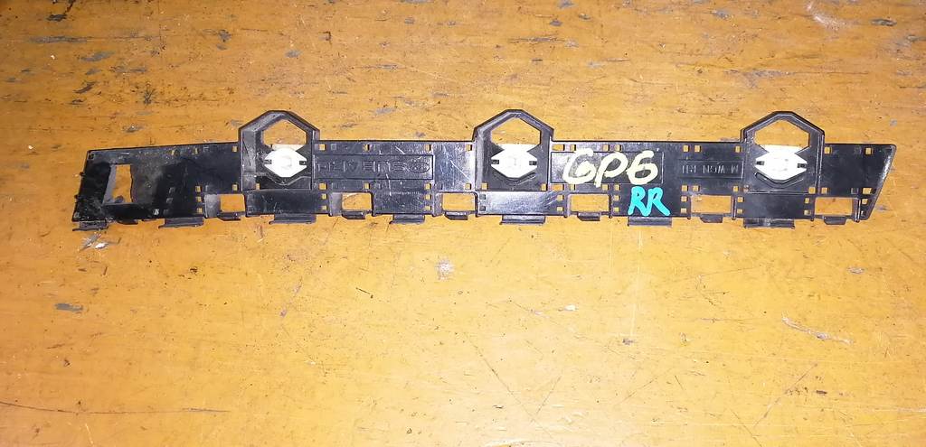 крепеж бампера Subaru Impreza