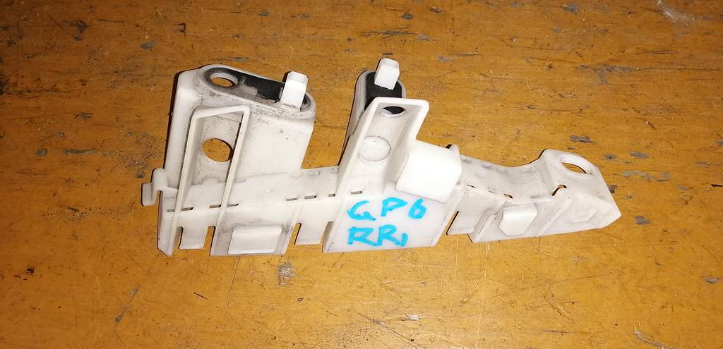 крепеж бампера Subaru Impreza