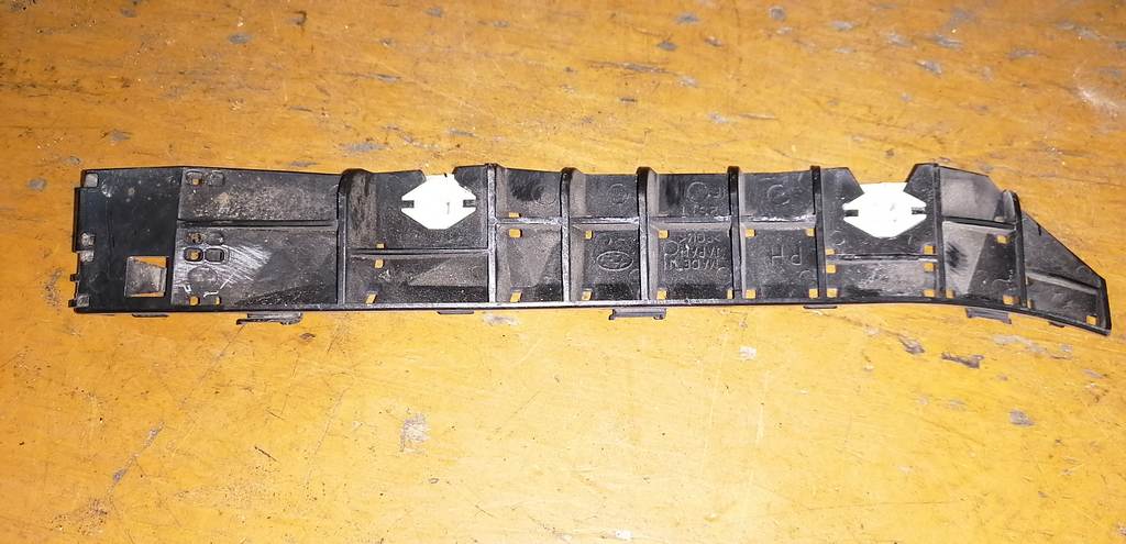 крепеж бампера Subaru Impreza