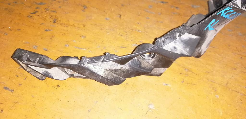 крепеж бампера Toyota Passo